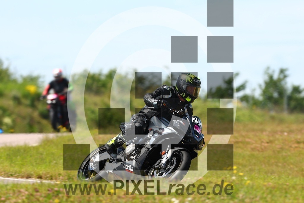 0252-20260606_02371 | Schöne Erinnerungen an spannende Momente - das festzuhalten ist unser Job. PIXELrace.de ist seit 2003 auf den Rennstrecken Europas unterwegs um die Action draußen beim Fahren und die wunderbare Stimmung imm Fahrerlager für euch einzufangen.