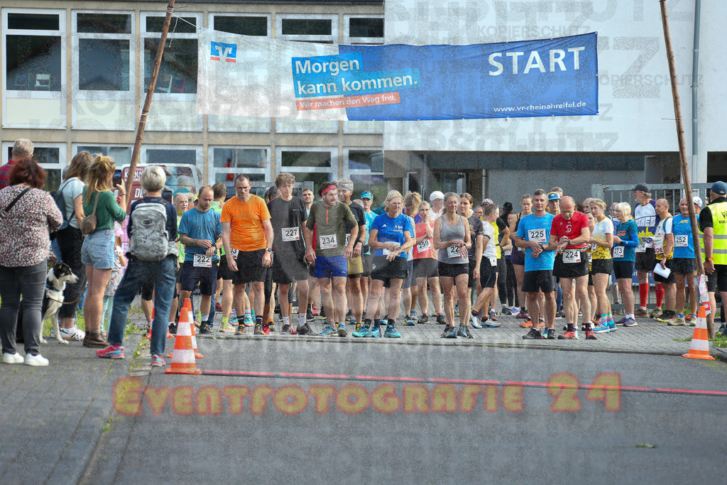 250801_1810_EX1_6452 | Sportfotografie im Rhein-Sieg Kreis, Köln, Bonn, NRW, Rheinland Pfalz, Hessen, etc. Unser Tätigkeitsfeld umfasst den Laufsport vom Volkslauf über den Marathon, Duathlon, Triathon bis zum Ultralauf wie Kölnpfad Ultra oder Schindertrail.