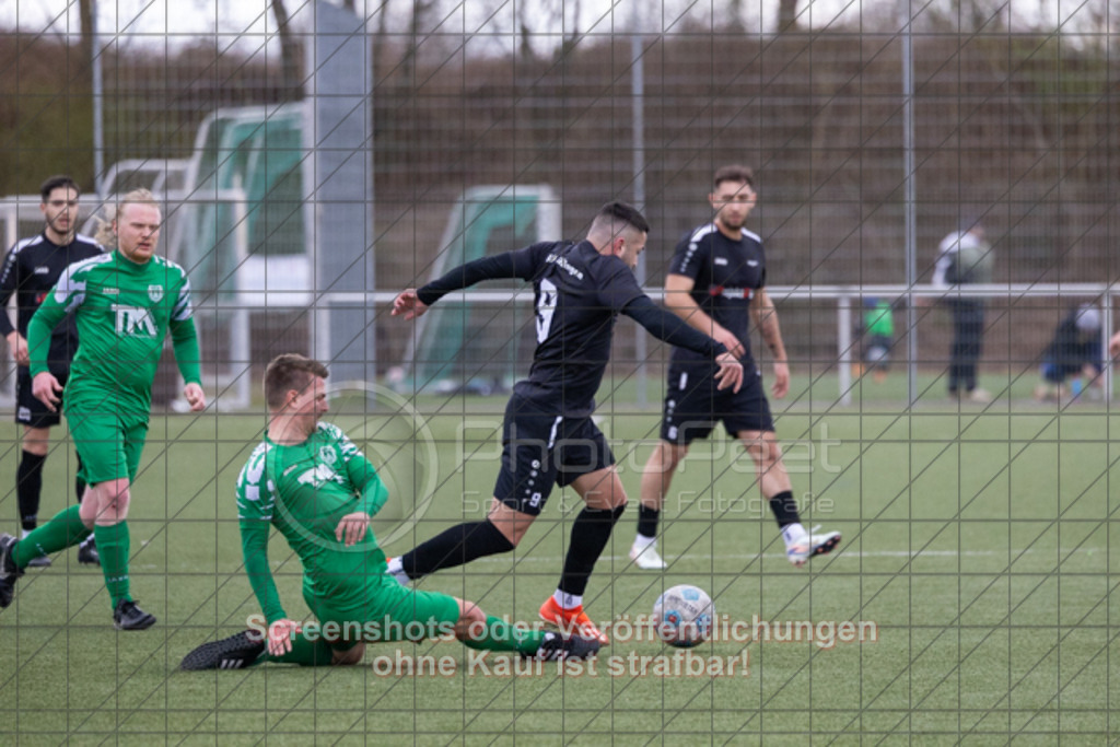 20250323_153101_0202 | #,TSV Wäschenbeuren (grün) vs. KSG Eislingen (schwarz), Fussball, Kreisliga A3 - Bezirk Neckar/Fils, 19. Spieltag, Saison 2024/2025, Kunstrasenplatz, Maitiser Straße , 73116 Wäschenbeuren, 23.03.2025 - 15:00 Uhr,Foto: PhotoPeet-Sportfotografie/Peter Harich