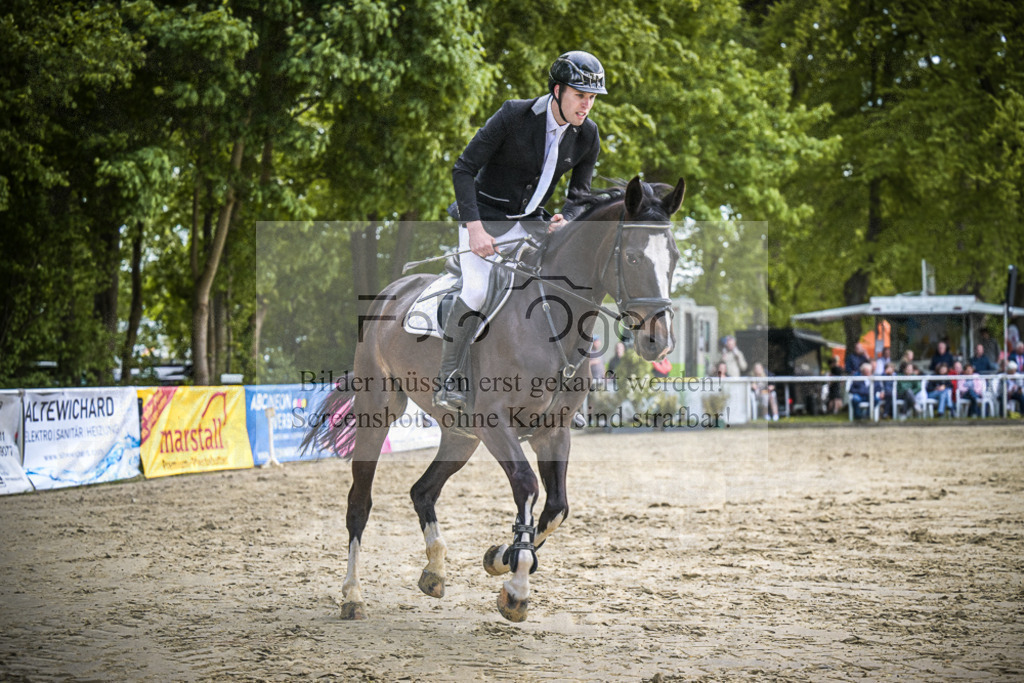 DOS_2106 | Entdecke hochwertige Reitturnierfotos von Foto Oger. Professionell, emotional und authentisch – jetzt Lieblingsmomente im Shop bestellen.Deutschlandweite Turnierfotografie. - Realisiert mit Pictrs.com