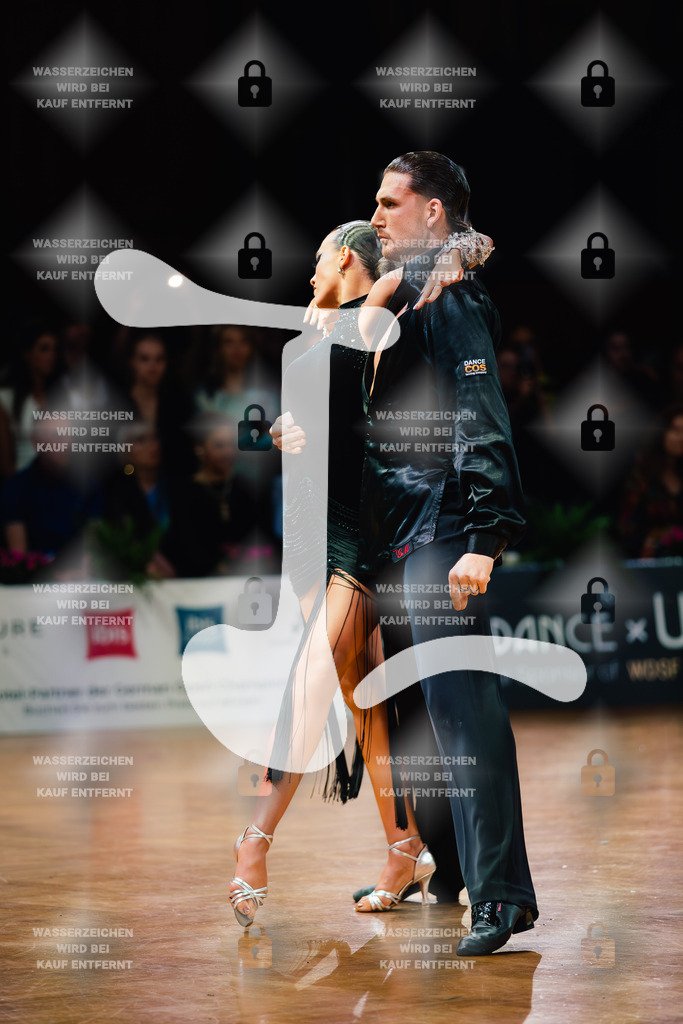 GOC 2025 - WDSF GrandSlam Latin 26th (3) Justin Lauer _ Rita Schumichin (Germany)-2025-08-23-3657 | Webshop for digital downloads and prints of dance sport, event & show photographer Julian Link - Realisiert mit Pictrs.com