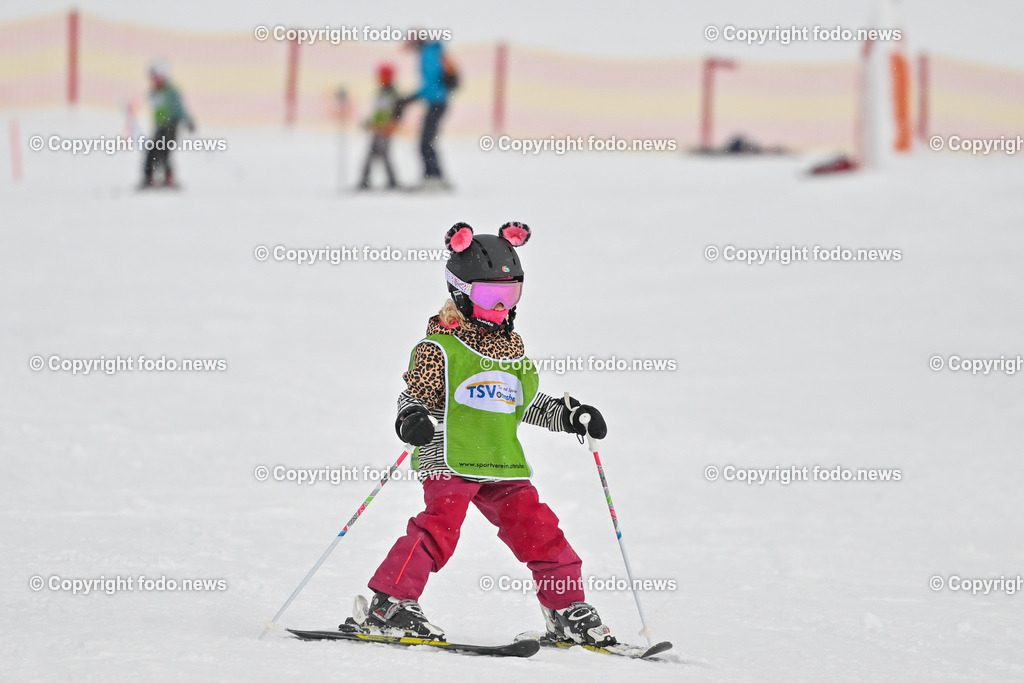 Hochficht_ Skigebiet_ Boehmerwald_ 04.02.2023-16 | 04.02.2023, Hochficht, AUT, Skigebiet Hochficht, Boehmerwald, im Bild Kinder bei Skifahren, Piste, Ski, Schnee, Skischule