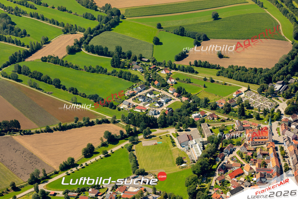 Das Luftbild zeigt :  Pleystein - Die Luftaufnahme wurde 2023 vom UL-Flugzeug aus erstellt ( keine Drohne ) - Hochauflösende Luftaufnahme - Für grossformatige Ausdrucke geeignet. Die Geschenkidee !Mit Lizenz und Bildrechte bestellbar