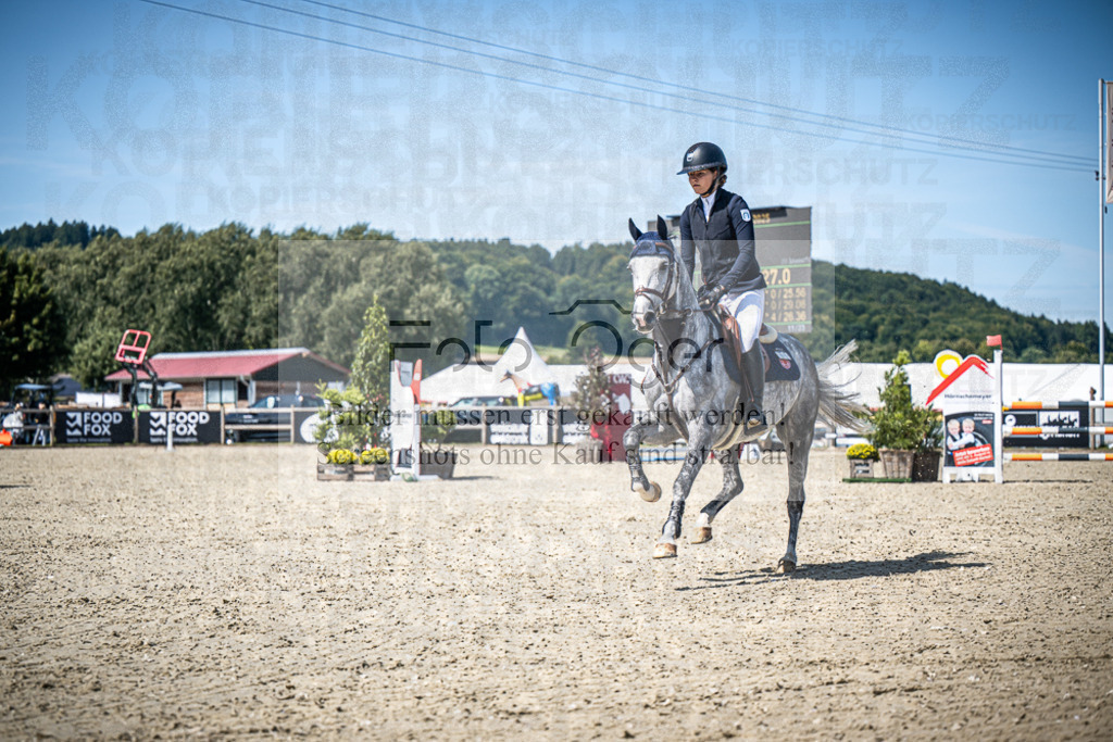 DOS_1560 | Entdecke hochwertige Reitturnierfotos von Foto Oger. Professionell, emotional und authentisch – jetzt Lieblingsmomente im Shop bestellen.Deutschlandweite Turnierfotografie. - Realisiert mit Pictrs.com
