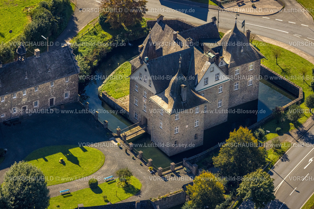 Finnentrop230908523 | Luftbild, Wasserschloss Lenhausen, Finnentrop, Sauerland, Nordrhein-Westfalen, Deutschland