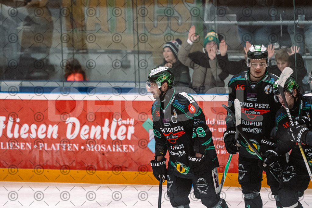 Alligators_vs_Memmingen_05_12_2025-075 | Höchstadt Alligators Fotogalerie: Eishockey-Action aus Franken. Professionelle Spielfotos, Portraits & Stadionbilder zum Download. Jetzt entdecken! - Realisiert mit Pictrs.com
