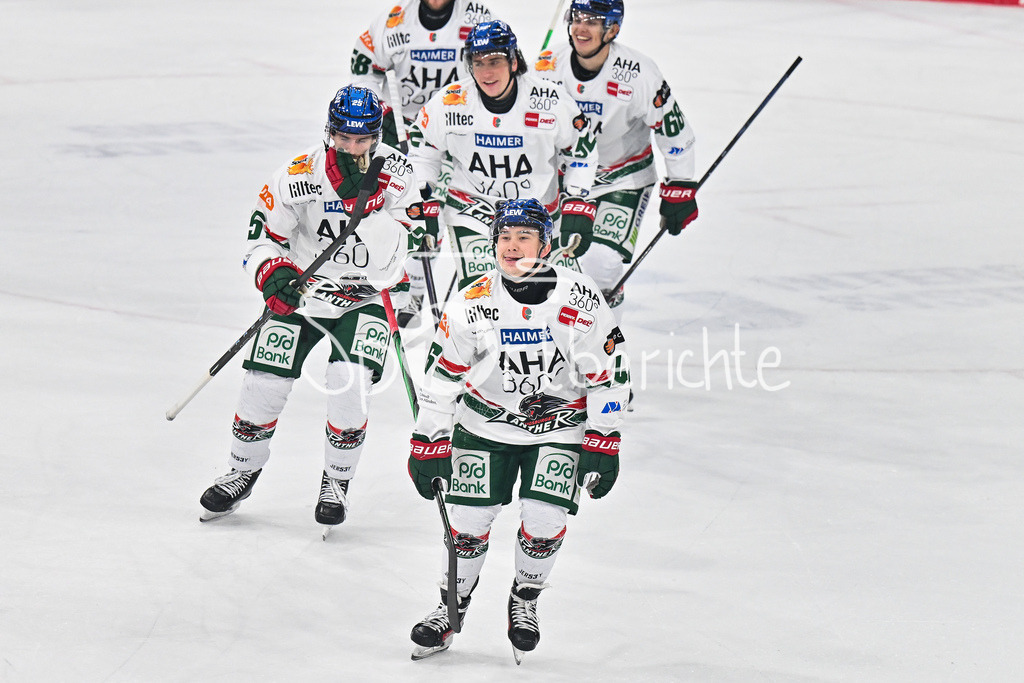 Dresdener Eislöwen - Augsburger Panther | Jubel der Gäste nach dem Treffer zum 0-1 durch Moritz ELIAS (Augsburger Panther 46) / Tor / Torschuetze / Freude / Happy / DEL: Dresdener Eislöwen - Augsburger Panther; Joynext-Arena am 05.10.2025