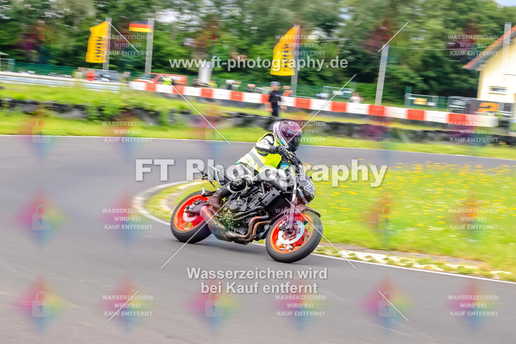 VBK-7217 | Hier findet Ihr Bilder von Touristenfahrten auf der Nürburgring Nordschleife oder von anderen Veranstaltungen die ich besucht habe. Viel Spass beim Durch Schauen 