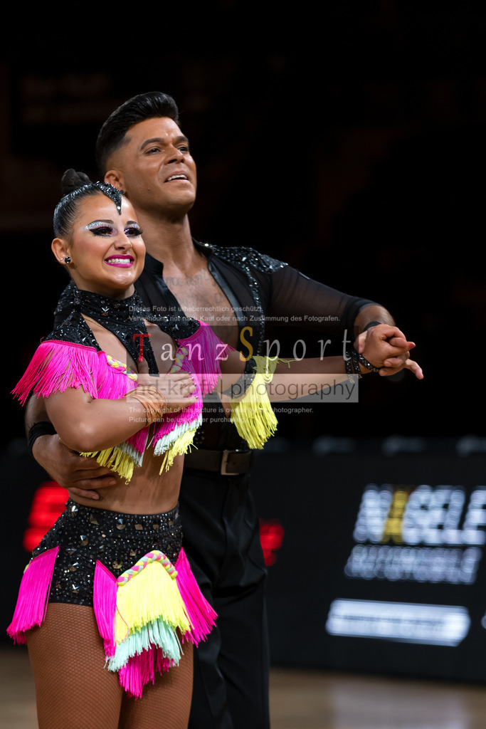 20241109_DM-Formationen_Vorrunde_1765 | Tanzsportbilder, Standardtanz, Lateintanz, WDSF, DTV, LTVB, dancecomp, goc, hessen tanzt, blaues band der spree, walzer, tango, wiener walzer, slowfox, quickstepp, samba, rumba, cha-cha-cha, paso doble. jive, hd-kroft photography, turniertanzsport