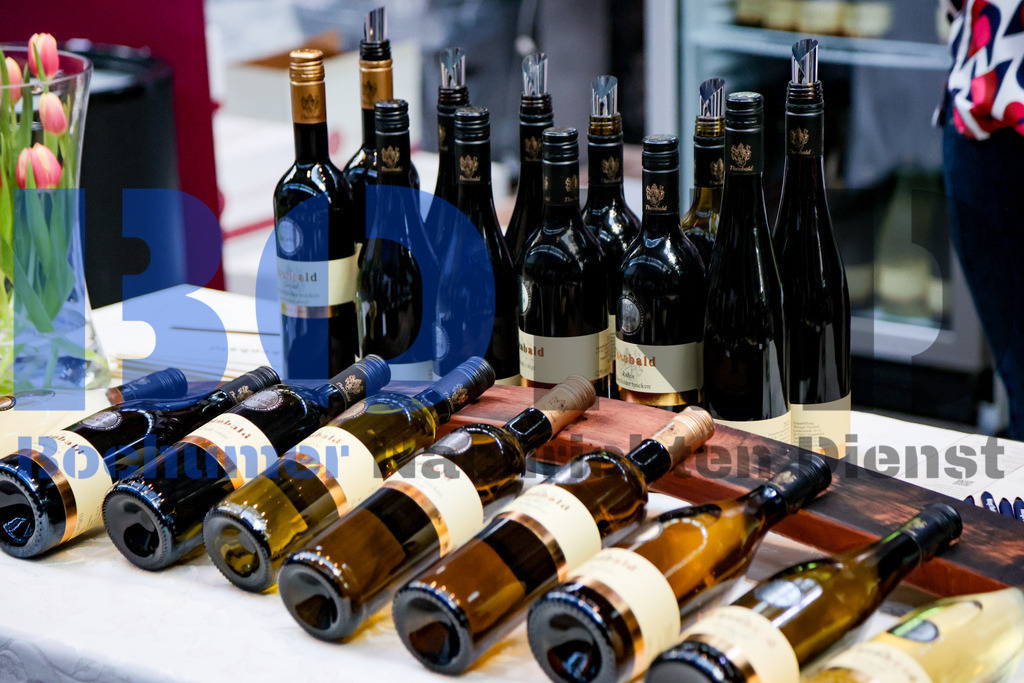 SEB_BOCWEI120240315-12 | bond - Realisiert mit Pictrs.com