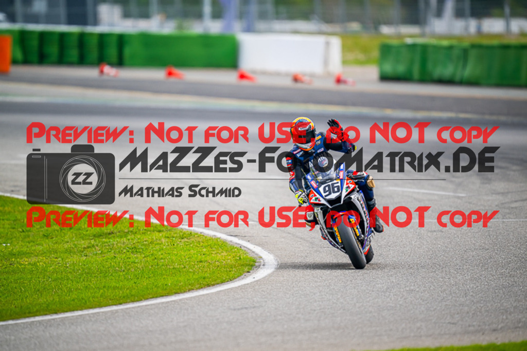 MaZZes_FotoMatrix_220924_6977 | PRO SUPERSTOCK