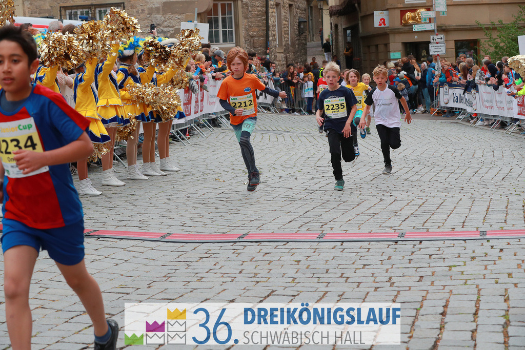 AOK Junior Cup 400m | 3Königslauf 2022 AOK Junior Cup 400m - Realisiert mit Pictrs.com