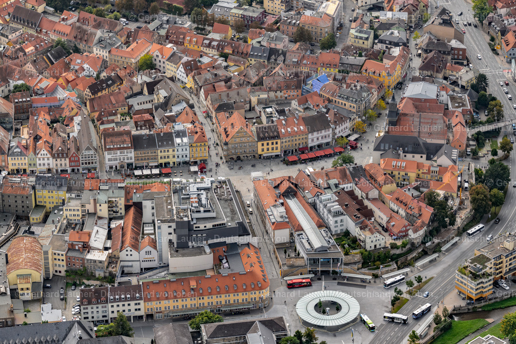 4060300 | BAYREUTH 07.09.2021 Stadtansicht vom Innenstadtbereich in Bayreuth im Bundesland Bayern mit der Stadtkirche. // City view of the city area of in Bayreuth in the state Bavaria and church. Foto: Gerhard Launer