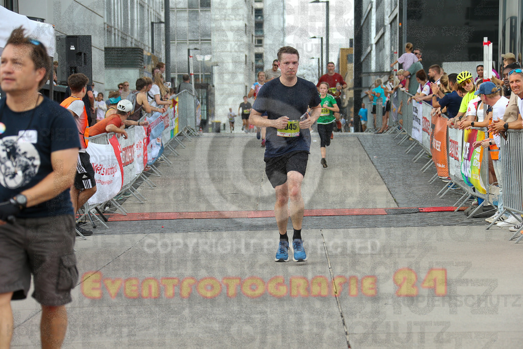 250920_1530_EX1_9699 | Sportfotografie im Rhein-Sieg Kreis, Köln, Bonn, NRW, Rheinland Pfalz, Hessen, etc. Unser Tätigkeitsfeld umfasst den Laufsport vom Volkslauf über den Marathon, Duathlon, Triathon bis zum Ultralauf wie Kölnpfad Ultra oder Schindertrail.