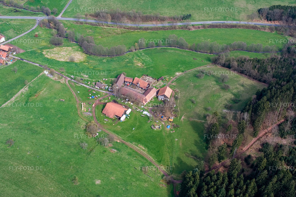 Luftbild: Gehöft am Mossaubach im Ortsteil Unter-Mossau in Mossautal im Bundesland Hessen in Deutschland. Foto: IMG_10322.jpg vom 20.04.2008 durch Werner Riehm/FLY-FOTO.de