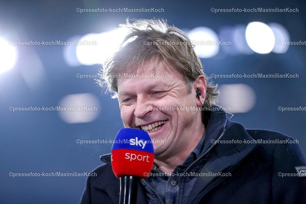 S0401022501012 | 01.02.2025, Fußball, FC Schalke 04 - 1. FC Magdeburg, 2.. Fußball Bundesliga, 20. Spieltag, Veltins-Arena Gelsenkirchen, Saison 2024 2025: Youri Mulder (S04 Sportdirektor)DFB regulations prohibit any use of photographs as image sequences and or quasi-video.