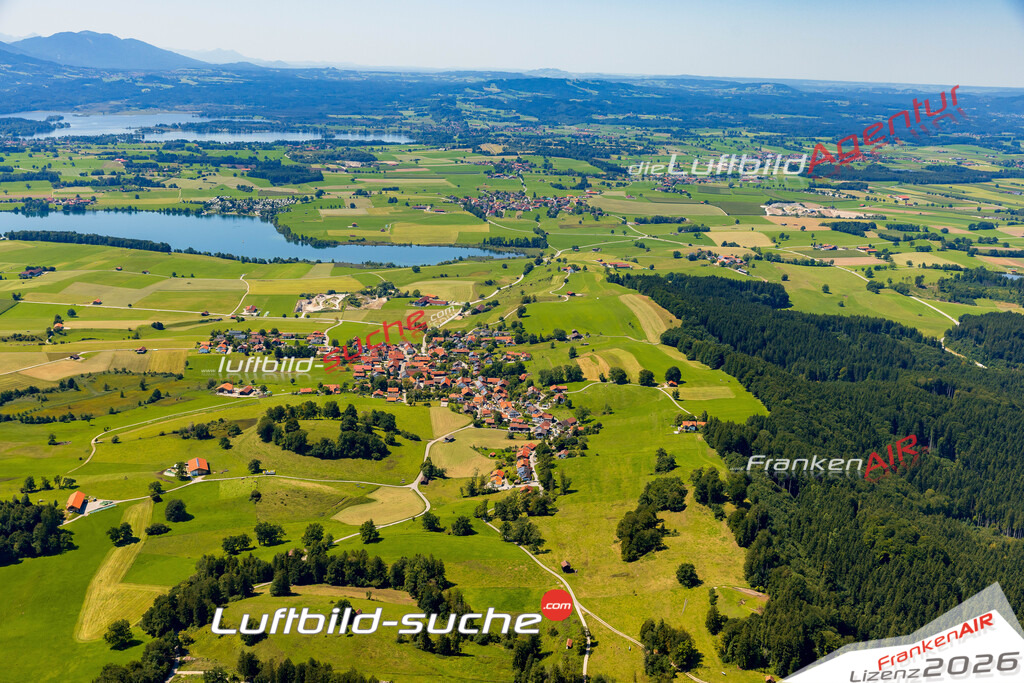 Schrägluftbild  Aidling  Riegsee - Das Luftbild wurde 2025 vom UL-Flugzeug heraus erstellt ( keine Drohne ) - Hochauflösende Luftaufnahme -Nicht vergleichbar mit Google Maps oder Satelittenbilder- Die Geschenkidee !Mit Lizenz und Bildrechte bestellbar
