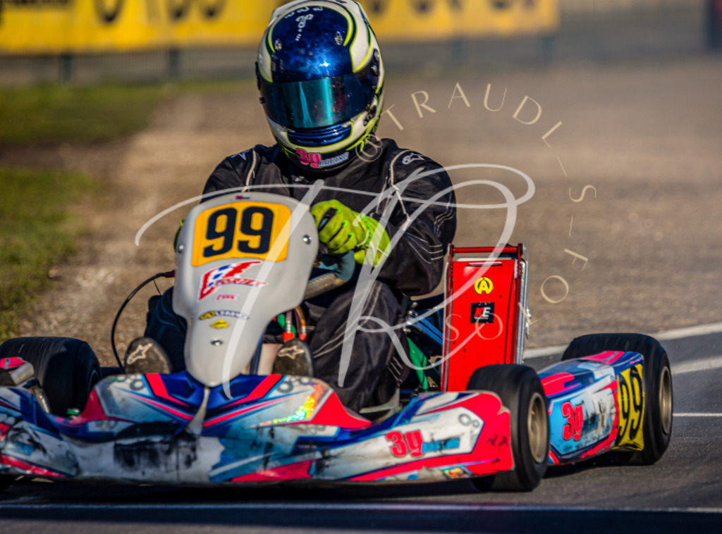 67A4A5BE-7171-4BCB-87B6-43C9CC90637D | traudl_s_fotos