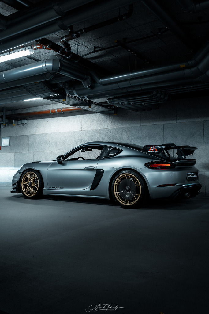 718 Cayman GT4 RS Manthey | Entdecken Sie die faszinierende Welt von Alexander Tschuncky Arts: Kreative Fotografie, atemberaubende Automobilkunst und hochwertiger Bilderdruck. Lassen Sie sich inspirieren! - Realisiert mit Pictrs.com