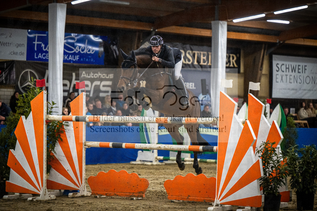 DOS_1984 | Entdecke hochwertige Reitturnierfotos von Foto Oger. Professionell, emotional und authentisch – jetzt Lieblingsmomente im Shop bestellen.Deutschlandweite Turnierfotografie. - Realisiert mit Pictrs.com