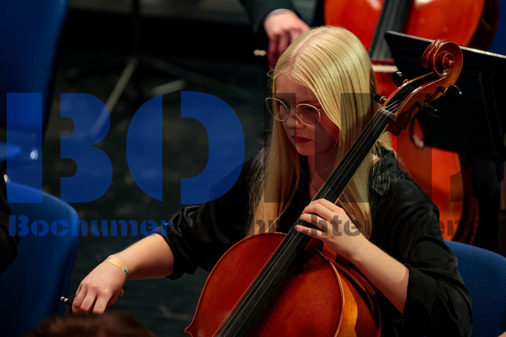 Maerkisches Jugendsinfonieorchester (MJO) {date} -  | {headline}(Foto: Sebastian Sendlak / BOND) - Realisiert mit Pictrs.com