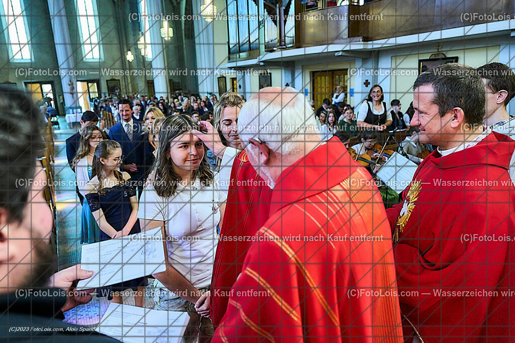 ALP2513_Pfarrfirmung Wieselburg_Sakrament der Firmung | (C)FotoLois.com, Alois Spandl, Pfarrfirmung in Wieselburg mit Firmspender Eduard Gruber (ehemaliger Generalvikar der Diözese St. Pölten), Sa 3. Juni 2023.