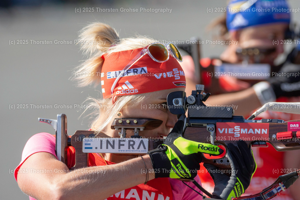 Deutsche Meisterschaften Biathlon 2018 | Deutsche Meisterschaften Biathlon 2018, Massenstart Frauen am 15.09.2018 in der DKB SKI ARENA in Oberhof, (Deutschland)

Bild: Karolin Horchler vom WSV Clausthal-Zellerfeld / BwB (2) - Realisiert mit Pictrs.com