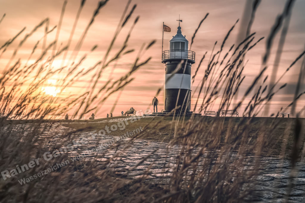 018 Wremen Kleiner Preuße Leuchtturm und umzu - 20-02-2021 -R Ganske | Onlineshop mit Bildern von Stränden, Häfen und Meer. Leinwände, Poster, Kalender und andere Materialien erhältlich. Kommerzielle Lizenzen möglich.  - Realisiert mit Pictrs.com