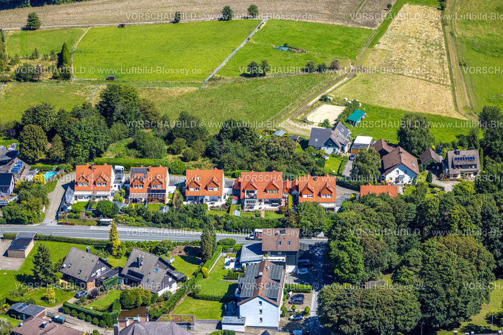 Ennepetal230800865 | Luftbild, Reihenhäuser mit rotem Dach an der Breckerfelder Straße, Oberbauer, Ennepetal, Ruhrgebiet, Nordrhein-Westfalen, Deutschland