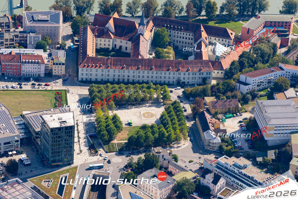 Die Luftbildaufnahme klostergarten - Passau wurde 2020 mittels Flugzeug (keine Drohne) erstellt. Perfekte Schärfe und Druck- Ergebnisse- Garantiert!