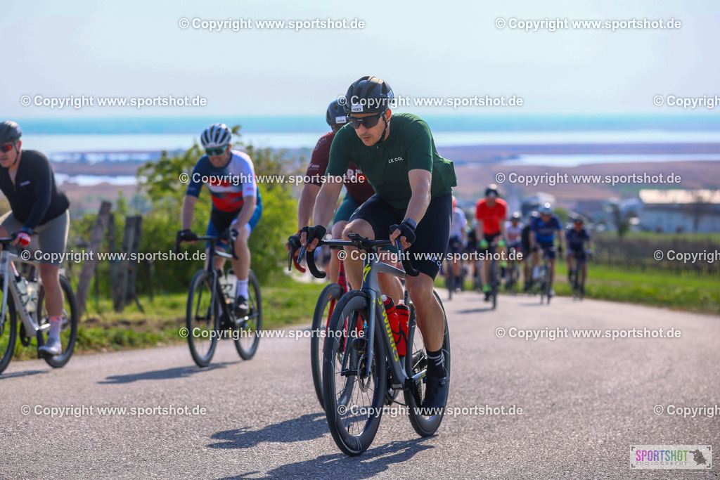 TRA_0795 | Neusiedlersee Radmarathon 2026@sportshot_your_pictrs #yourpictures#roadtowm2029 #nrm #neusiedlerseeradmarathon #neusiedlersee #neusiedlerseetourismus #burgenland #mörbisch #nrm26 #burgenlandtourismus #voglundco #poweredbyburgenlandtourismus #radsport #rad #marathon #ucigranfondo #visitburgenland #ucigranfondoworldseries