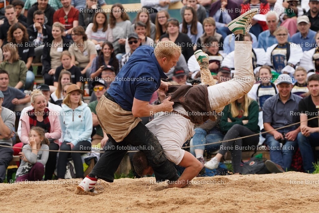 70 | René Burch leidenschaftlicher Fotograf aus Kerns in Obwalden.  Hier finden sie Sport, Landschaft und Natur Fotografie.
 - Realisiert mit Pictrs.com