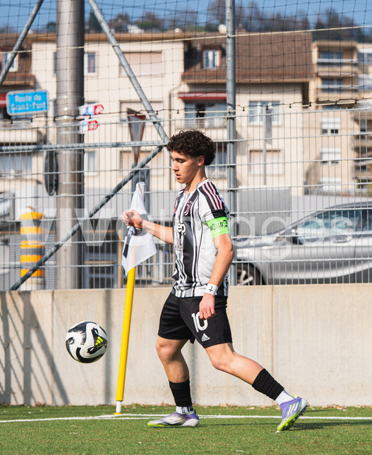 juv_lut_fmachado-0117 | Images from the Juniors B match between Juventus Academy and FC Lutry, played on 18 March 2026 in Lutry, Switzerland, featuring players, coaching staff and match action throughout the game.