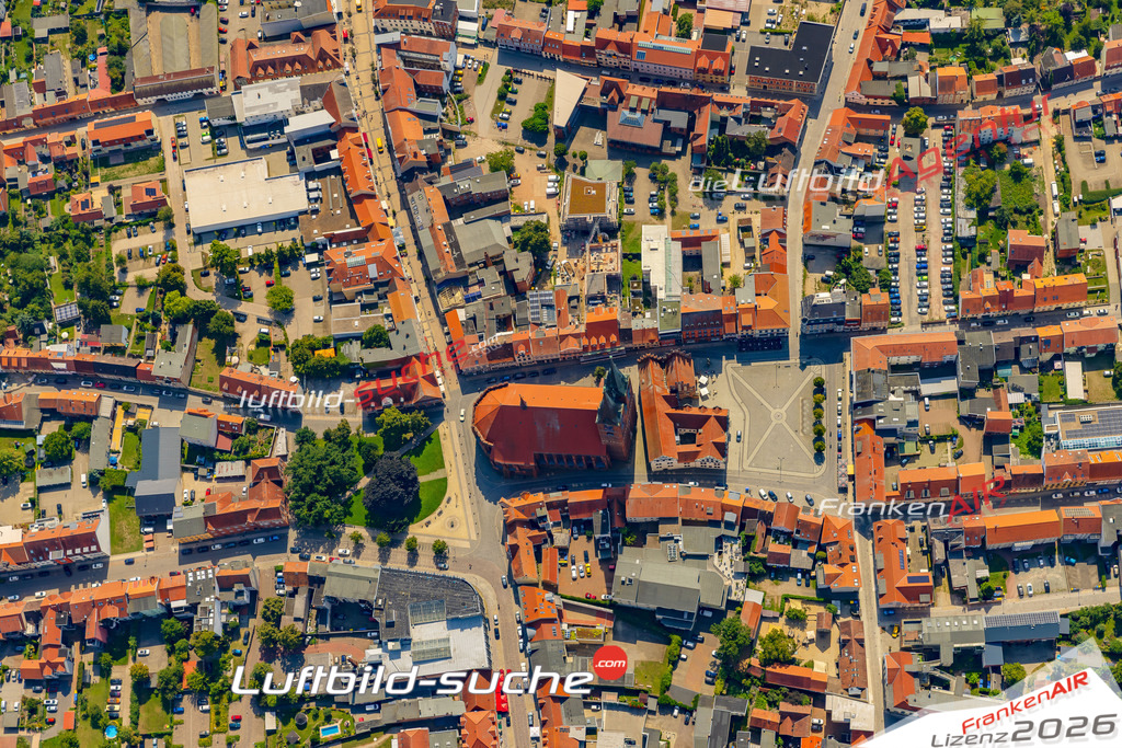 Neue Luftbildaufnahme der Stadt Stendal - Das Luftbild wurde 2025 vom UL-Flugzeug heraus erstellt ( keine Drohnenaufnahme ) - Hochauflösende Luftaufnahme - für Wandbilder und großformatige Ausdrucke geeignet. Das besondere Geschenk!Hier alle&nbsp;Infos zur Lizenzierung der LuftaufnahmeWir fliegen auch dieses Jahr wieder in Ihre Region um Luftbilder zu erstellen.- Luftbild anfragen