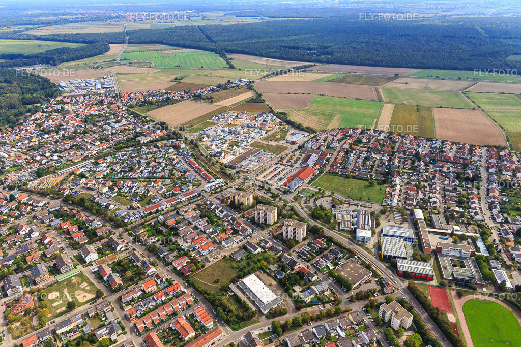 Neubaugebiet Am Biegen | Luftbild: Neubaugebiet Am Biegen im Ortsteil Hochstetten in Linkenheim-Hochstetten im Bundesland Baden-Württemberg in Deutschland. Foto: IMG_122918.jpg vom 11.09.2020 durch ©2025 Werner Riehm fly-foto.de/copyright - Realisiert mit Pictrs.com