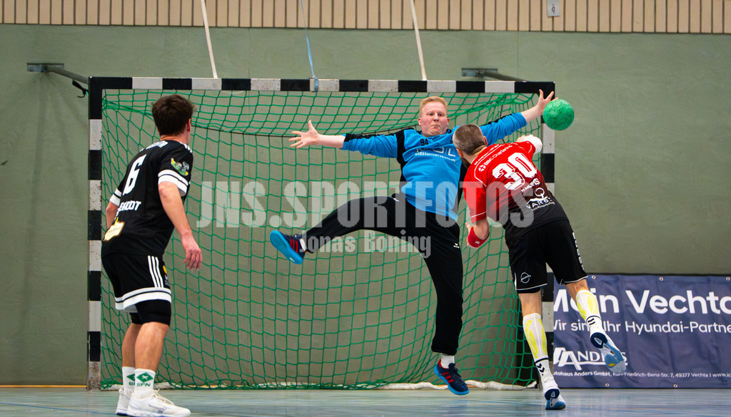 Handball I Herren I Saison 2025-2026 I Verbandsliga West I 13. Runde I SFN Vechta - HSG Varel II I 7567 | Frederik Hohnstedt (94, SFN Vechta) - Realisiert mit Pictrs.com