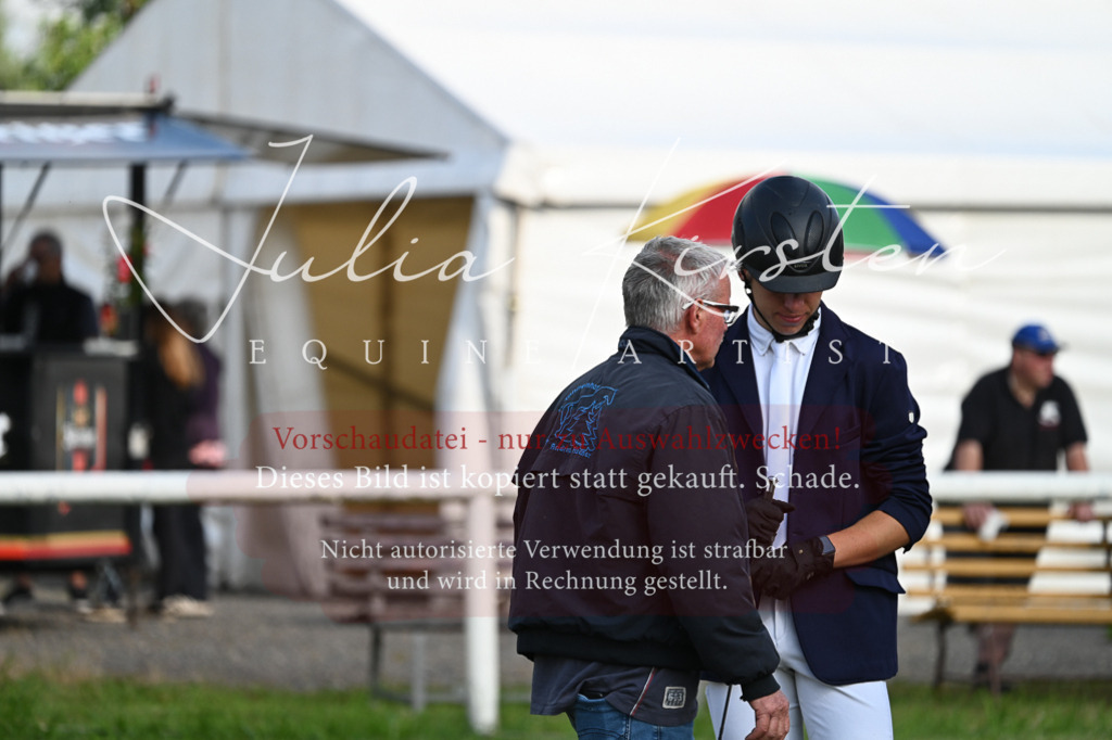 DSC_7673 | Pferde- und Turnierfotografie in Westsachsen. Pferdeportraits, Auftragszeichnungen und intuitive Kunst.