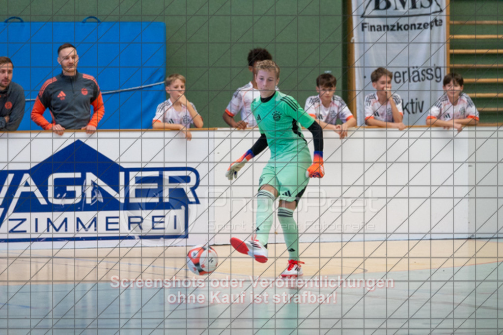 20251213_110505_0404 | FC Bayern München - SGM Do/Rei U13 227. internationaler Prinzing Junior Cup in der Donzdorfer Lautertalhalle - 13.12.2025,Foto: PhotoPeet-Sportfotografie/Peter Harich