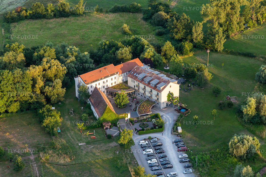 Luftbild: Hotel Zeiskamer Mühle in Zeiskam im Bundesland Rheinland-Pfalz in Deutschland. Foto: IMG_133585.jpg vom 12.07.2022 durch Werner Riehm/FLY-FOTO.deWWW.ZEISKAMERMUEHLE.DE