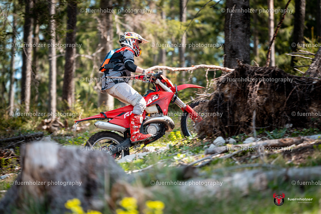 fuernholzer_250501-C2-205 | Fotografische Impressionen von der Red Stag Enduro Extreme by fuernholzer-photography.com. Endurosport in Österreich fotografisch festgehalten von fuernholzer. Auftragsfotografie für Private, Gewerbefotos und Industriefotografie. Eventfotografie, Sportfotografie und Motorsportfotografie. Anbieter von Fotoworkshops, Fototraining, fotografischen Vorträgen und Fotoseminaren.