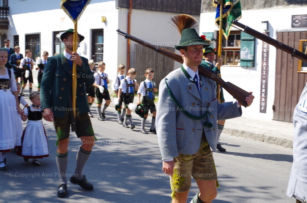 IMGP3649 | fotografiert von Axel PollmannLeonhardi Wallfahrt Benediktbeuern und Murnau, Fronleichnam, Fasching, Landschaft im Loisachtal und Benediktbeuern  - Realisiert mit Pictrs.com