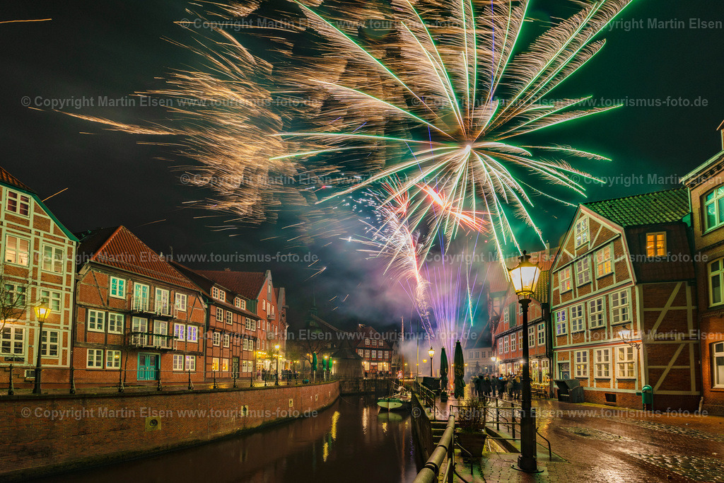 Stade Sylverster Feuerwerk Fischmarkt_ELS_8339010119 | Fotos aus den Touristenorten aus Norddeutschland. - Realisiert mit Pictrs.com