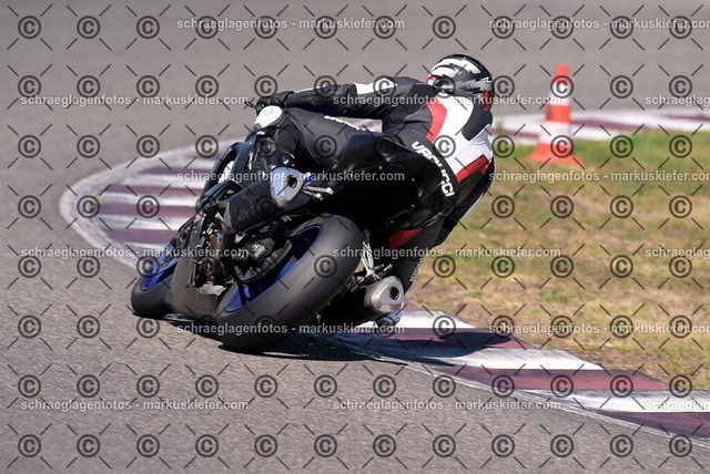 26bt04-1937 | markuskiefer.com - Realisiert mit Pictrs.com