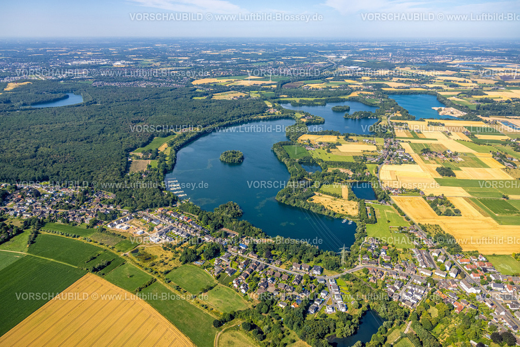 Duisburg230706826 | Luftbild, Lohheidesee, Insel im See, Baustelle Wohnhäuser Neubaugebiet An der Hegstiegswiese, Baerl, Duisburg, Ruhrgebiet, Nordrhein-Westfalen, Deutschland