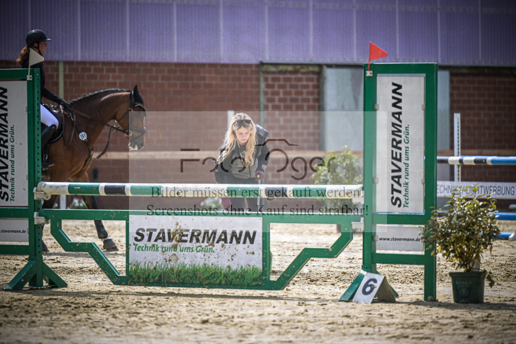 DOS_0220 | Entdecke hochwertige Reitturnierfotos von Foto Oger. Professionell, emotional und authentisch – jetzt Lieblingsmomente im Shop bestellen.Deutschlandweite Turnierfotografie. - Realisiert mit Pictrs.com