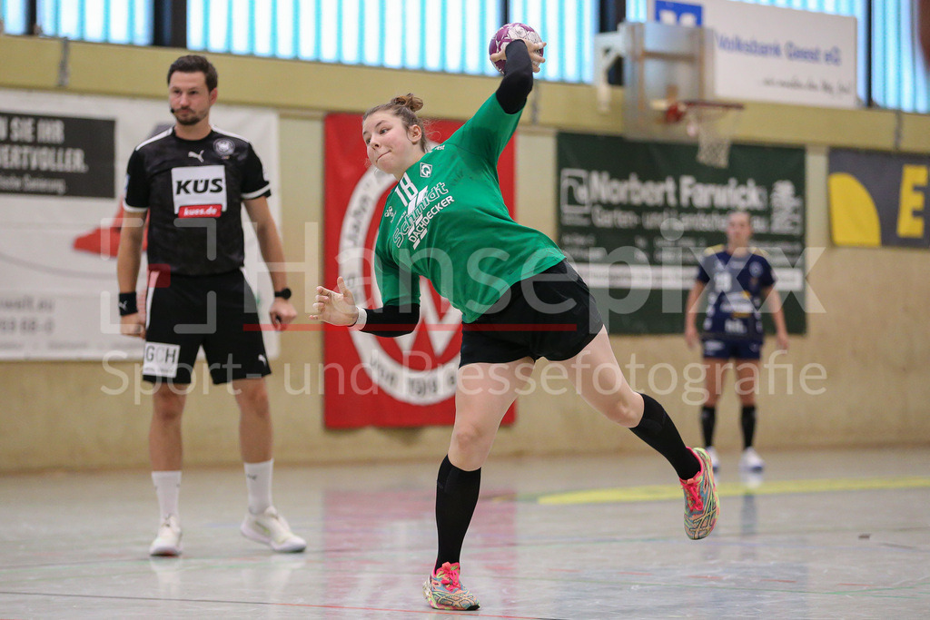 Handball, Testspiel Frauen, Buxtehuder SV - SV Werder Bremen | v.li.: Elaine Rode (SV Werder Bremen, 18) beim Siebenmeter, 7m, Spielszene, Aktion, Action
