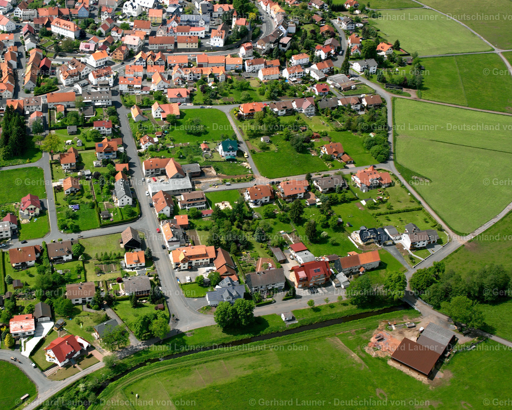 2615406 | HERBSTEIN 09.06.2006 Wohngebiet einer Einfamilienhaus- Siedlung  in Herbstein im Bundesland Hessen, Deutschland // Single-family residential area of settlement  in Herbstein in the state Hesse, Germany Foto: Gerhard Launer