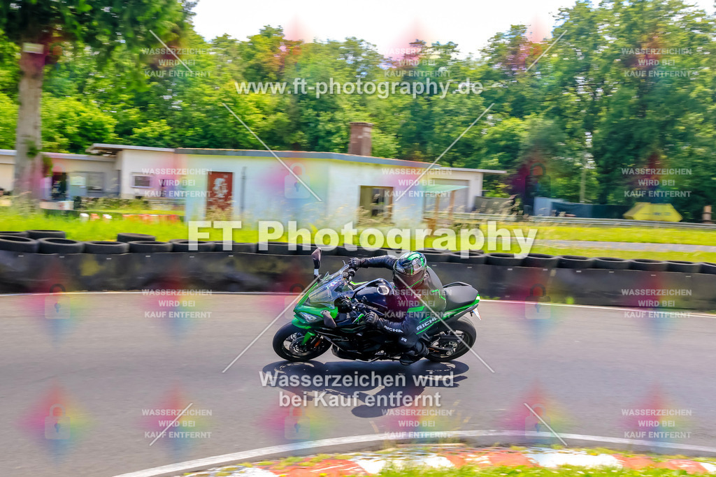 VBK-8175 | Hier findet Ihr Bilder von Touristenfahrten auf der Nürburgring Nordschleife oder von anderen Veranstaltungen die ich besucht habe. Viel Spass beim Durch Schauen 