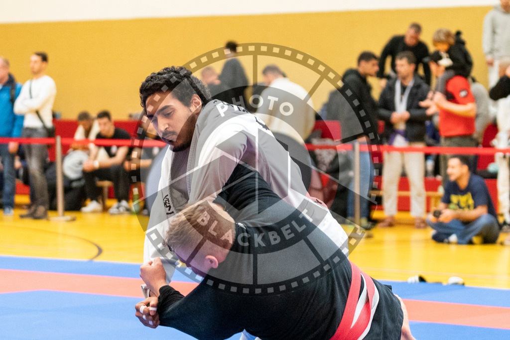 20231118PBB11851 | Fighters compete during the AJP Tour 600 Frankfurt Championship in Frankfurt/Main, Germany, on November 18, 2023.