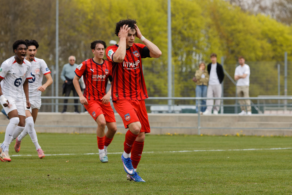 FCHOFK_260418_6-28 | 1.FC Heidenheim 1846 vs. Offenbacher Kickers, Fußball, U17, B-Junioren, NWL, U17-DFB-Nachwusliga, 2025/2026, 10. Spieltag, 18.04.2026 in Heidenheim, Walter-Birkhold-Jugendstadion (Foto: Michael Bulling) - Realisiert mit Pictrs.com